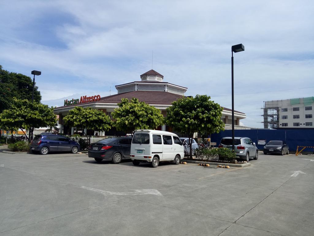 Mactan Newtown Condo Lapu-Lapu City Exterior photo